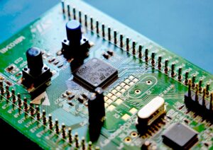 Iran War Disrupts Global Supply Chains, Driving Up Electronics Costs